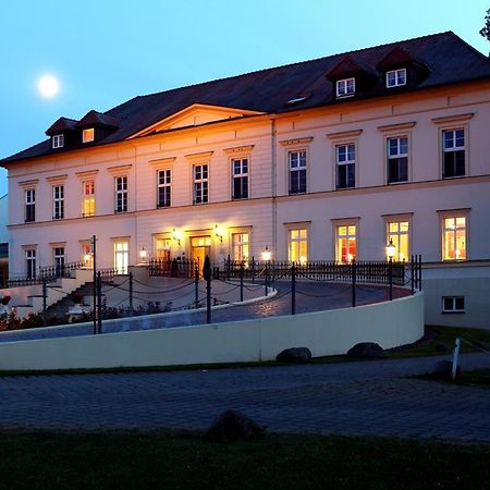 Landhotel Schloss Teschow Teterow Exterior photo